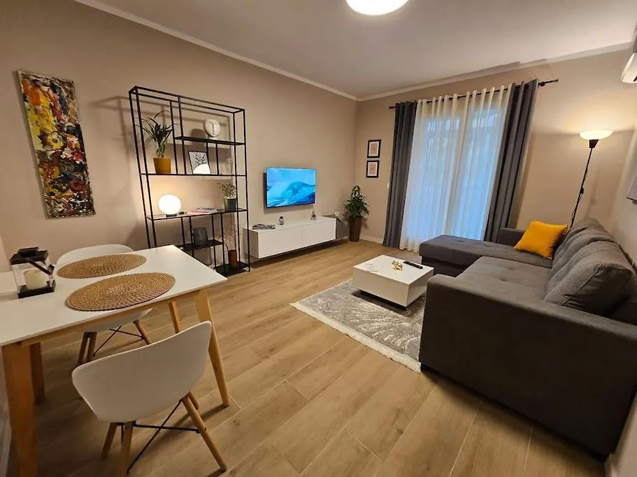 Brian\'S Apartment In Tirana 2 location